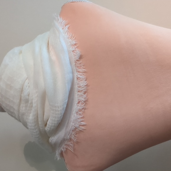 Capelli of New York Vintage Loop Scarf, Creamy Soft White - Picture 2 of 7